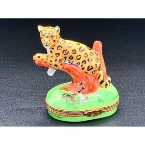 Authentic Hand-Painted Limoges Porcelain Trinket Box – Leopard on Tree, France